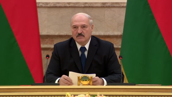 Лукашенко: Беларусь не станет отмахиваться от рекомендаций ВОЗ, но будет действовать по ситуации