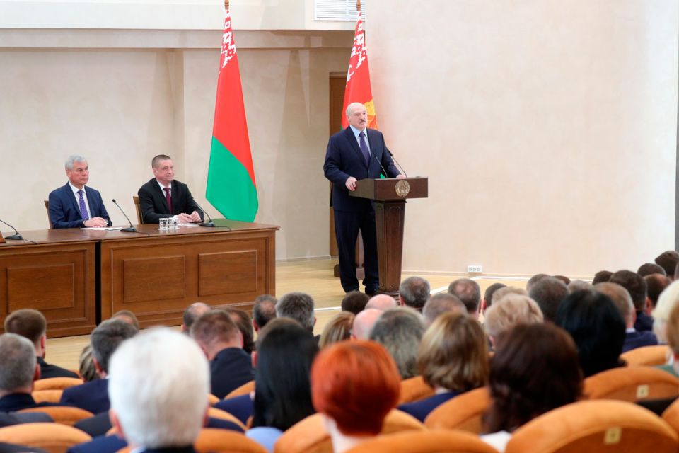 Президент Беларуси Александр Лукашенко в Могилеве встретился с активом Могилевской области