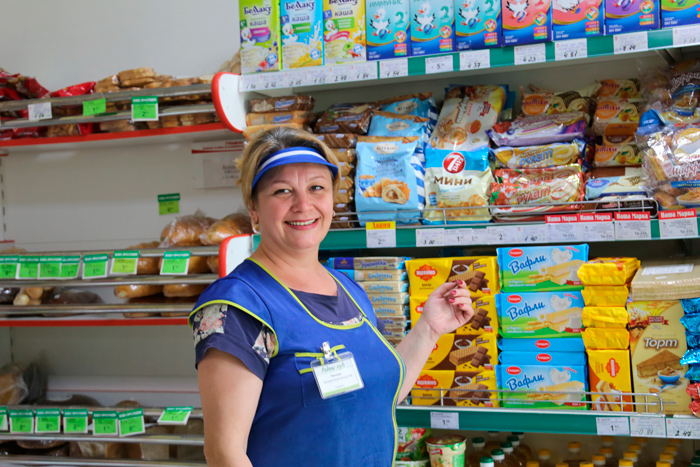 ЖИВЕТ  ЗАБОТАМИ  ПОКУПАТЕЛЕЙ