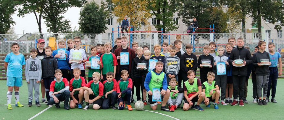 В Круглом прошли традиционные районные соревнования среди детей и подростков по футболу «Кожаный мяч»