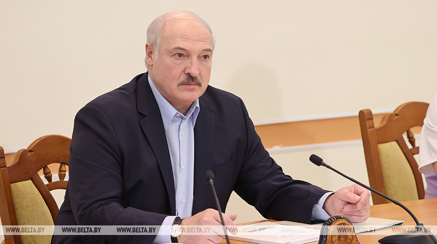 “Врачи делают большое дело” – Лукашенко посетил 6-ю городскую больницу Минска
