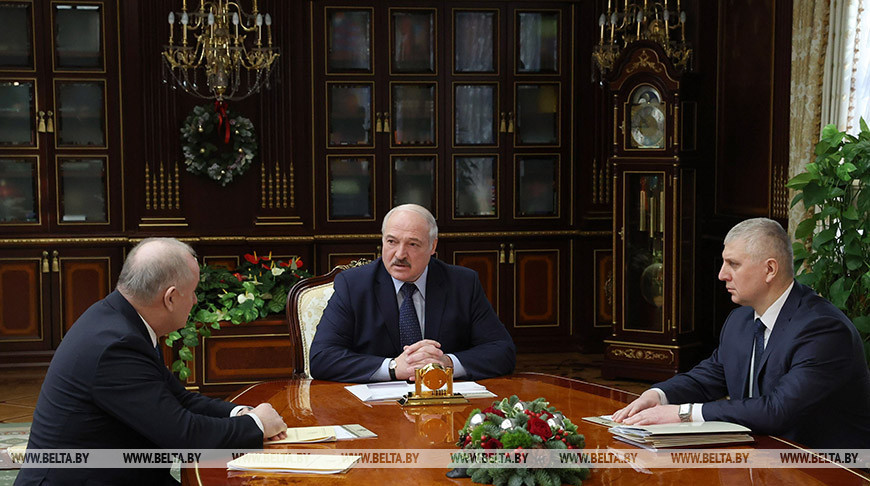 “Экономика прежде всего” – Лукашенко ориентирует банки на кредитование реального сектора, но без “воздушных денег”