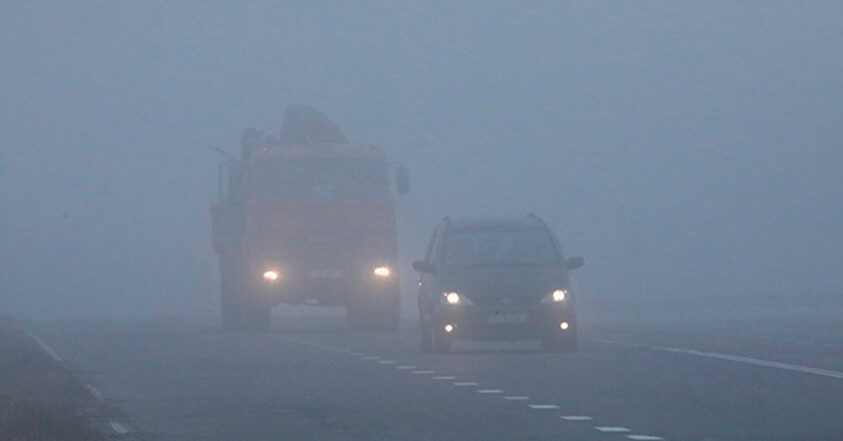 ГАИ рекомендует водителям быть предельно осторожными в условиях тумана