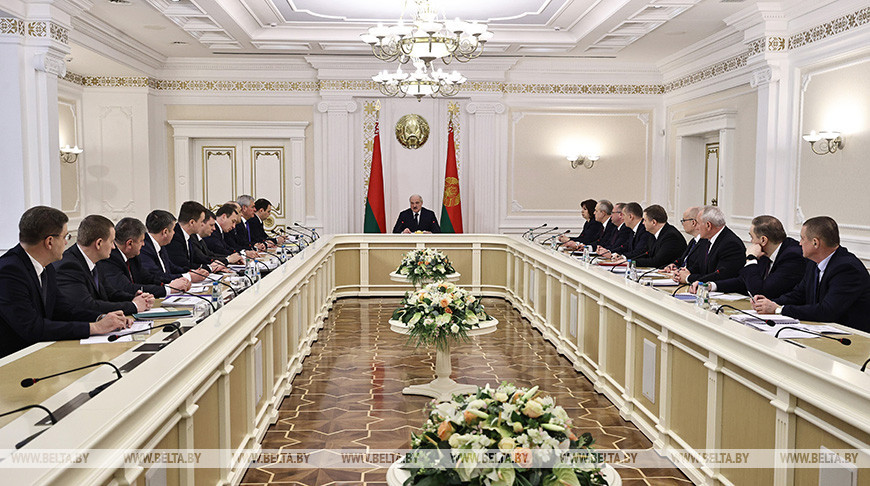 “Ответственность – ключевой аспект” – Лукашенко озвучил требования к перераспределению полномочий