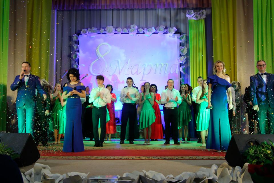 Концертная программа, посвященная Дню женщин, прошла в районном Доме культуры