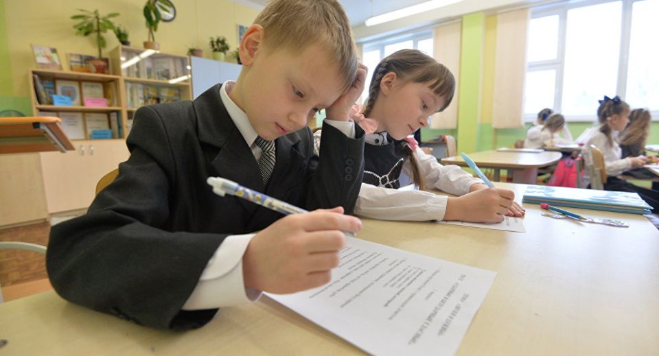 Белорусские школьники в следующем году будут учиться больше