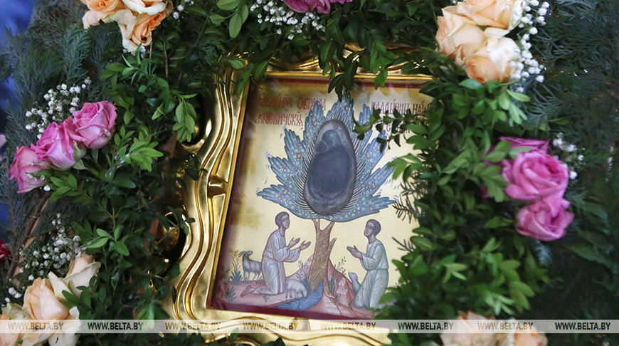 Православные верующие празднуют явление Жировичской иконы Божией Матери