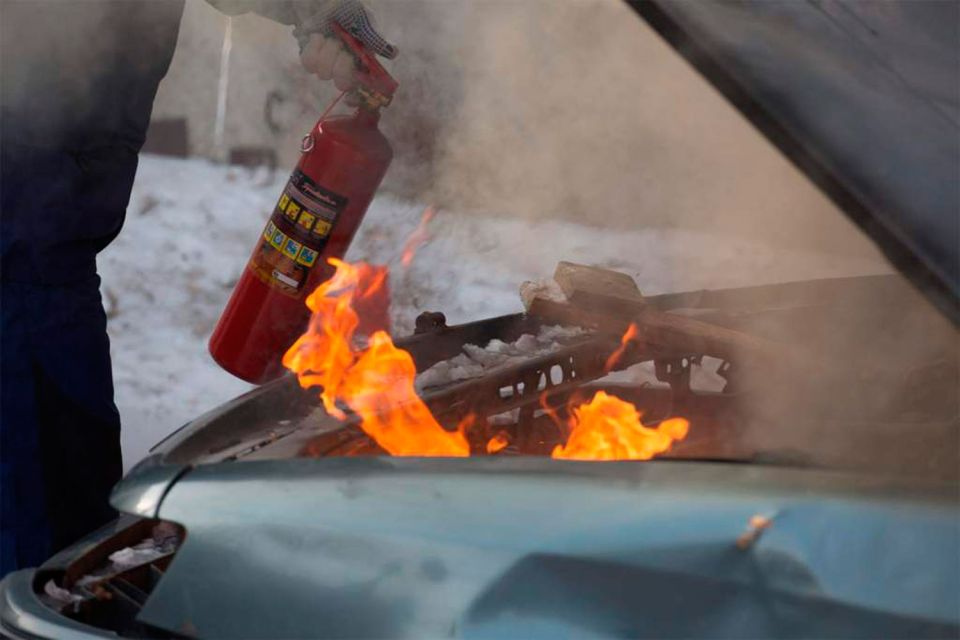 Если загорелся автомобиль