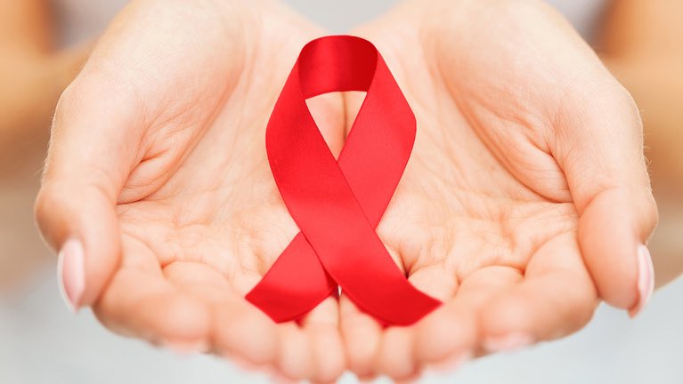 Медики рекомендуют ежегодно делать тест на ВИЧ