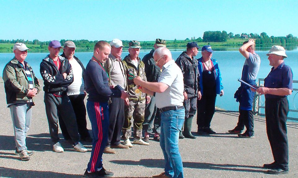 Ловилась рыбка и мала, и велика