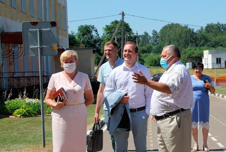 Агрогородок Тетерино посетил член Совета Республики, первый секретарь ОО «БРСМ» Дмитрий Воронюк
