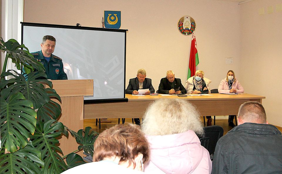 Сельский сход по вопросам безопасности  прошел на базе Круглянского сельсовета