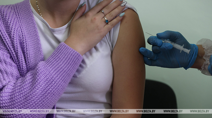ЮНИСЕФ приветствует подготовку Беларуси к вакцинации подростков от COVID-19