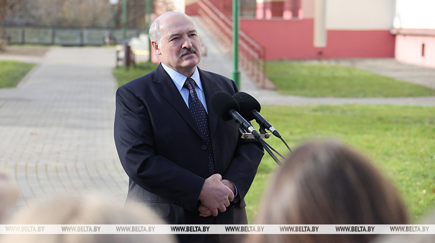 Три поездки за неделю. Чем занимался Лукашенко в Лиде и почему поехал в Добруш и Устье