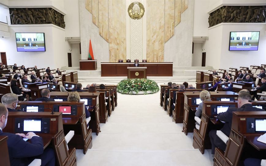 Андрейченко: парламентариям нужно оперативно реагировать на все недружественные выпады против страны