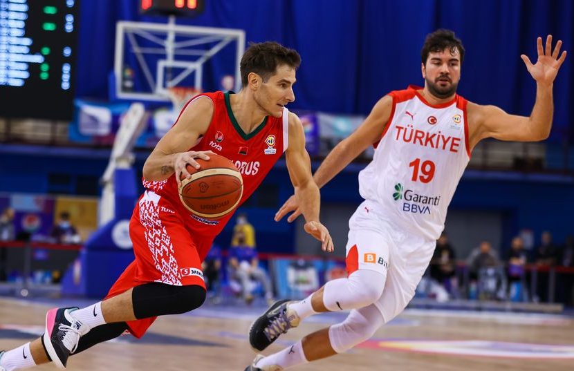 Белорусские баскетболисты победили турок на старте квалификации чемпионата мира