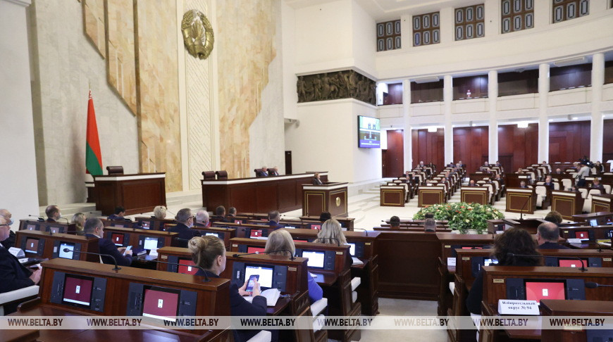 Депутаты приняли в двух чтениях законопроект о бюджете внебюджетного фонда соцзащиты населения