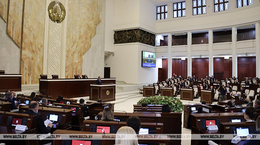 Депутаты приняли в первом чтении законопроект по вопросам борьбы с коррупцией