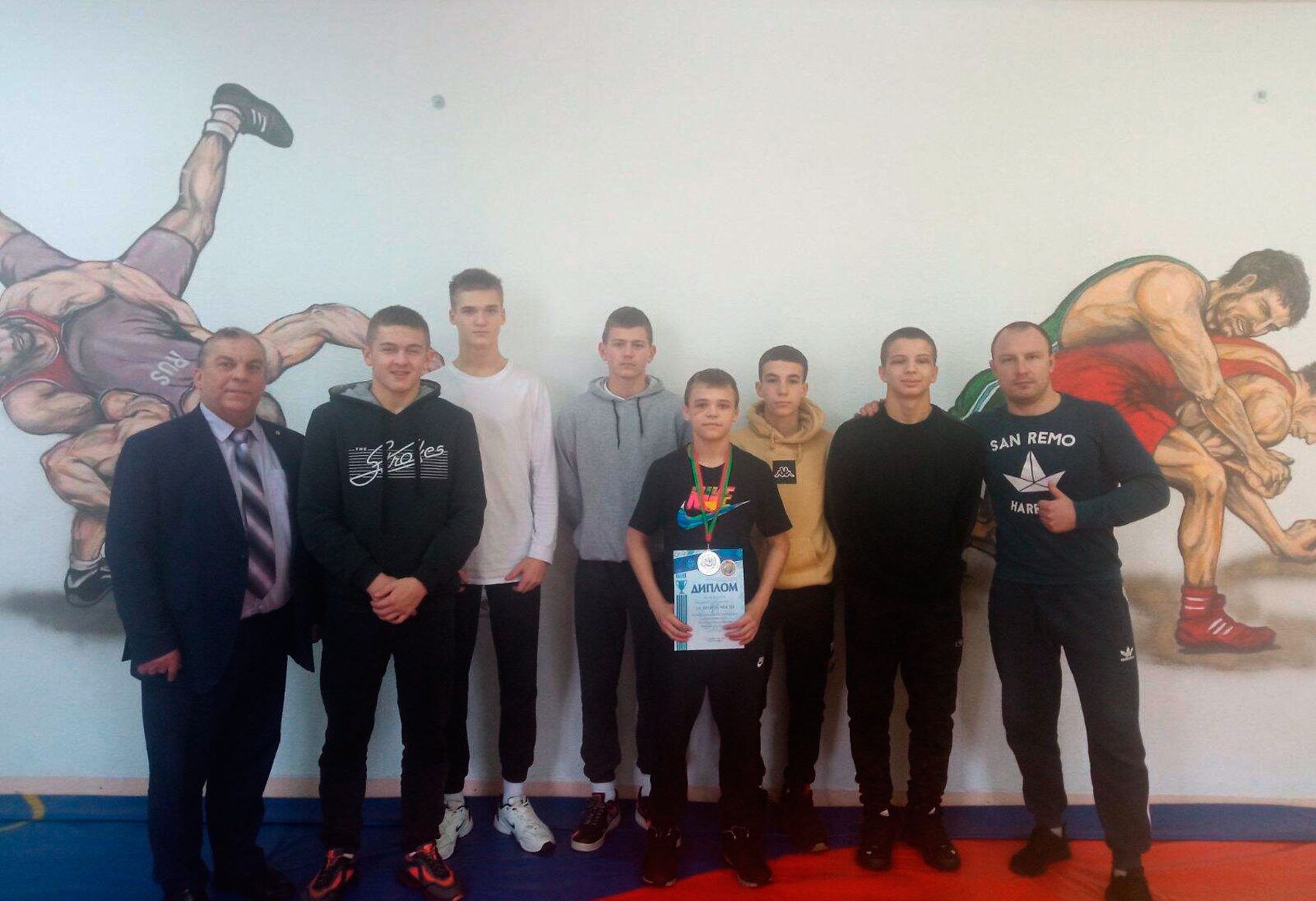 С подарками под Новый год