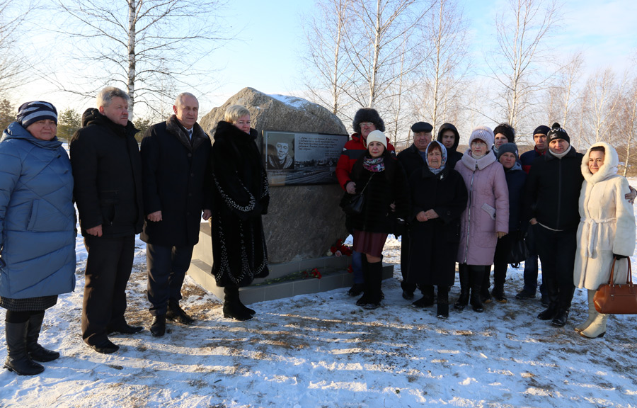 В агрогородке Старое Радча открылась мемориальная доска Сергея Бодрова