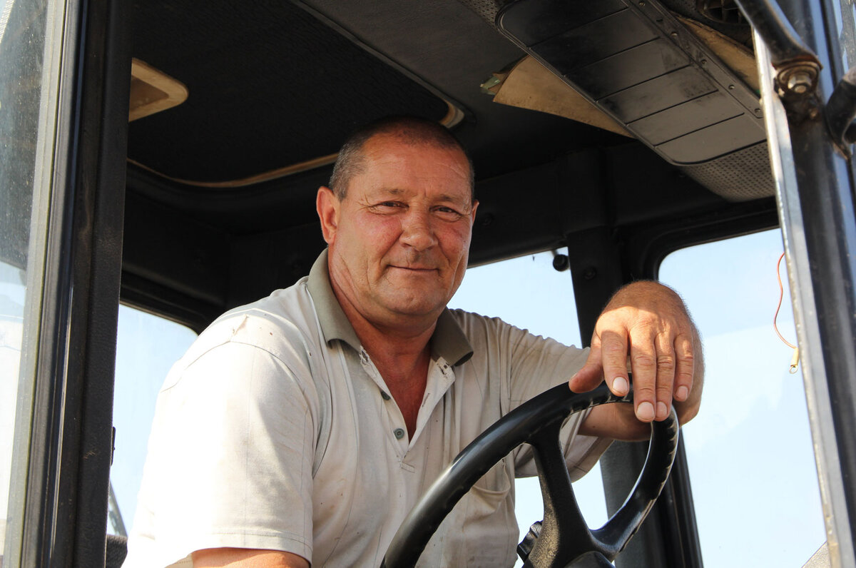 Таких тружеников поискать…