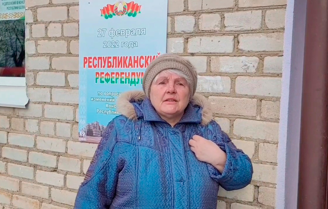 Жительница города Круглое Наталья Семёнова пришла на участок для голосования, чтобы поддержать мир и спокойствие в нашей стране