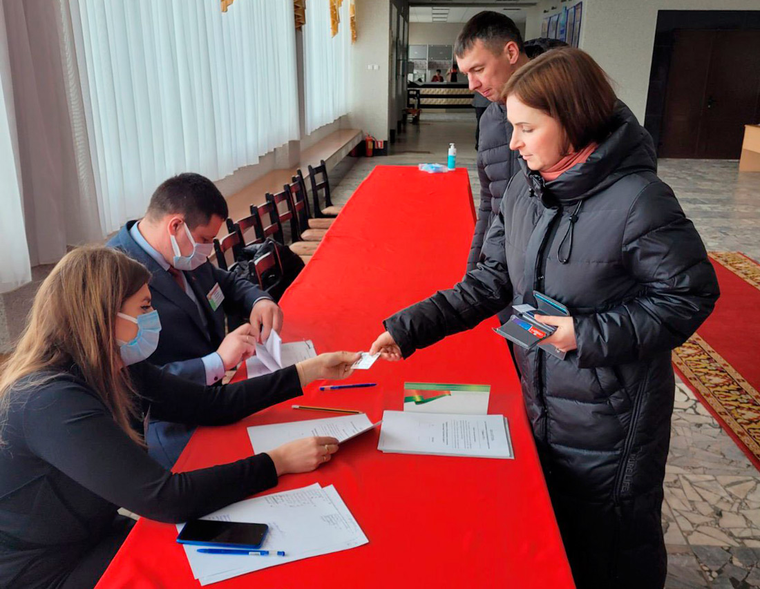 Активными темпами идёт досрочное голосование на Круглянском участке для голосования №2