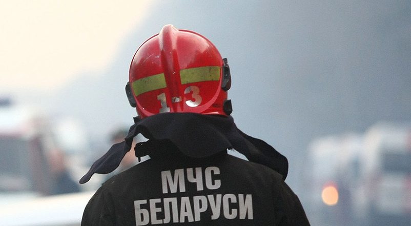 Как навести порядок на подворье без трагических последствий. В МЧС рассказали о мерах предосторожности