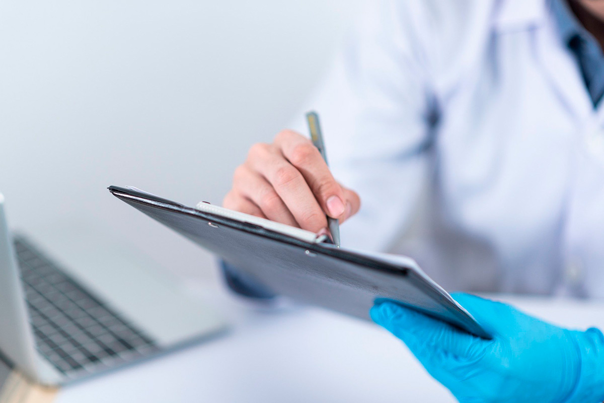 Иммунолог рассказал о необычных симптомах коронавируса