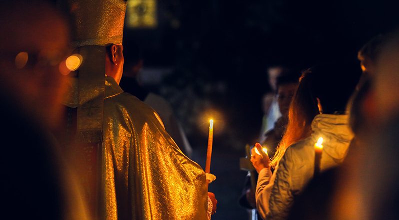 Белтелерадиокомпания будет транслировать пасхальные богослужения из Минска, Рима и Ватикана