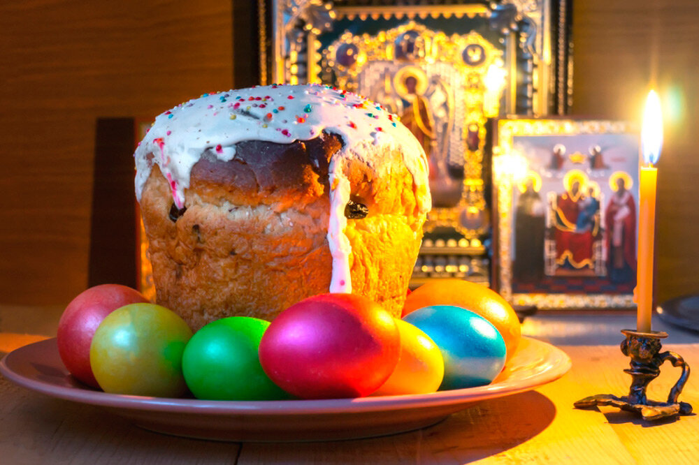 Настоятель Свято-Троицкого православного храма г. Круглое, протоиерей Геннадий КОЖАНОВСКИЙ, поздравляет православных верующих со светлым праздником Пасхи