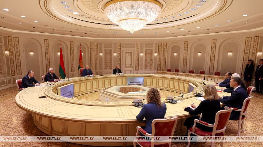 Лукашенко – губернатору Хабаровского края: сейчас момент, чтобы создавать кооперационные предприятия