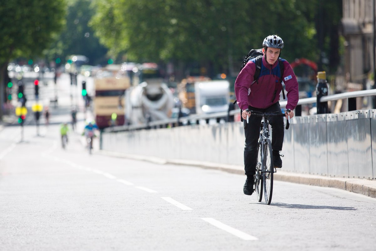 ГАИ: велосипедистам теперь можно не спешиваться при пересечении дороги по пешеходному переходу