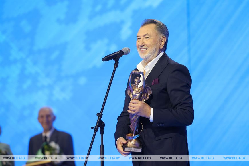 Специальная награда Президента на Славянском базаре вручена Анатолию Ярмоленко и ансамблю «Сябры»