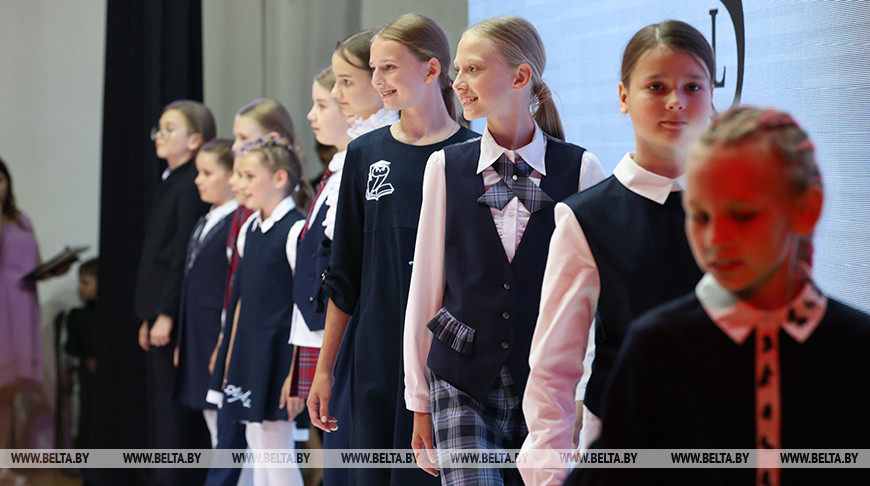 «Беллегпром» опубликовал варианты школьной формы