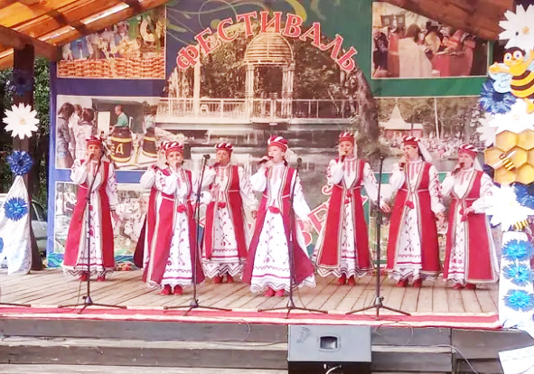 «Спас – усяму час». Артисты из Круглого участвовали в фестивале «Маковей»