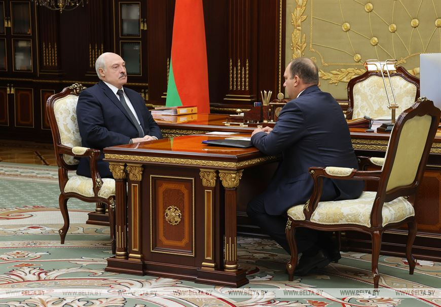 Бесперебойная работа нефтехимического комплекса. Лукашенко принял с докладом главу «Белнефтехима»
