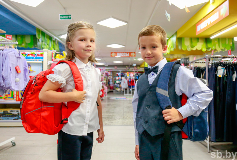 Более 15% белорусских школ уже ввели единый элемент школьной формы