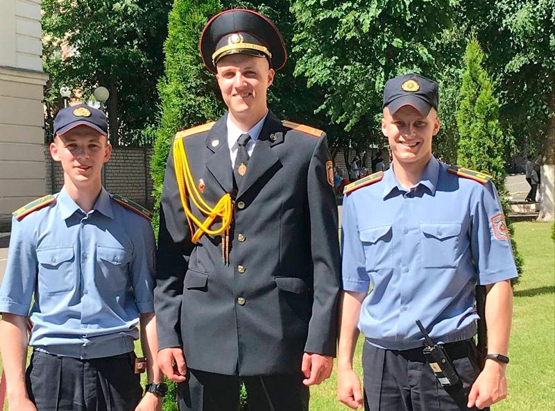 Я б в милицию пошёл