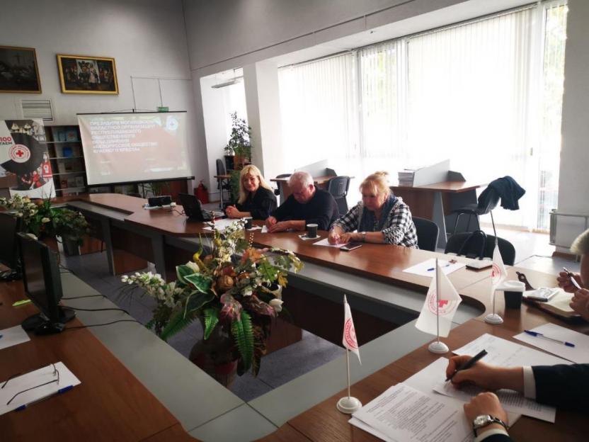 В Могилевской области сотрудники и волонтеры Красного Креста помогли подготовить к школе 899 нуждающихся ребят