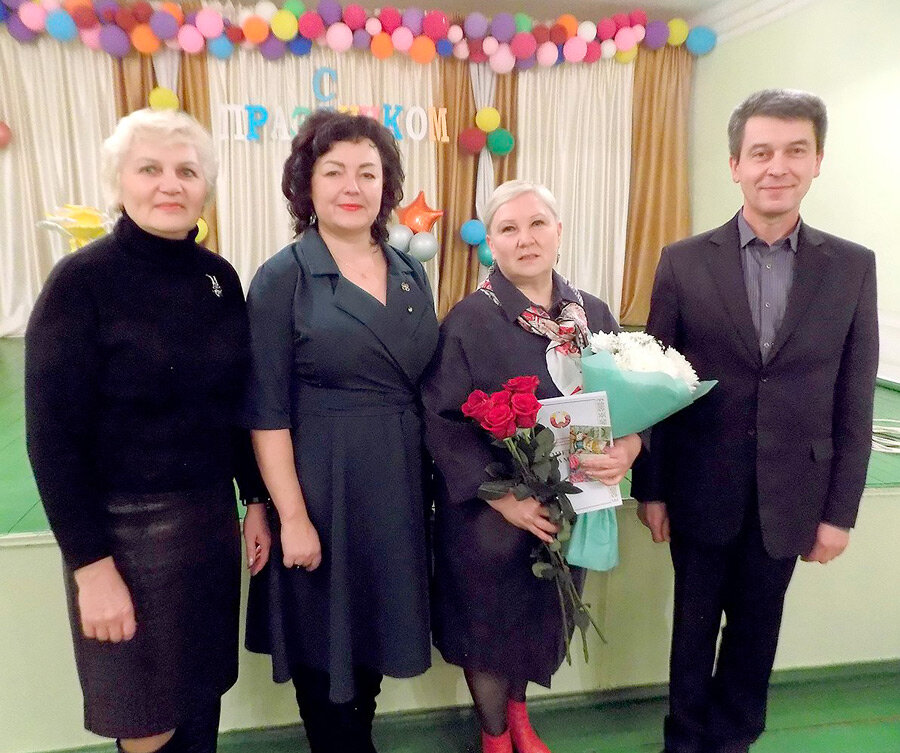 Наполняет свой труд светом творчества