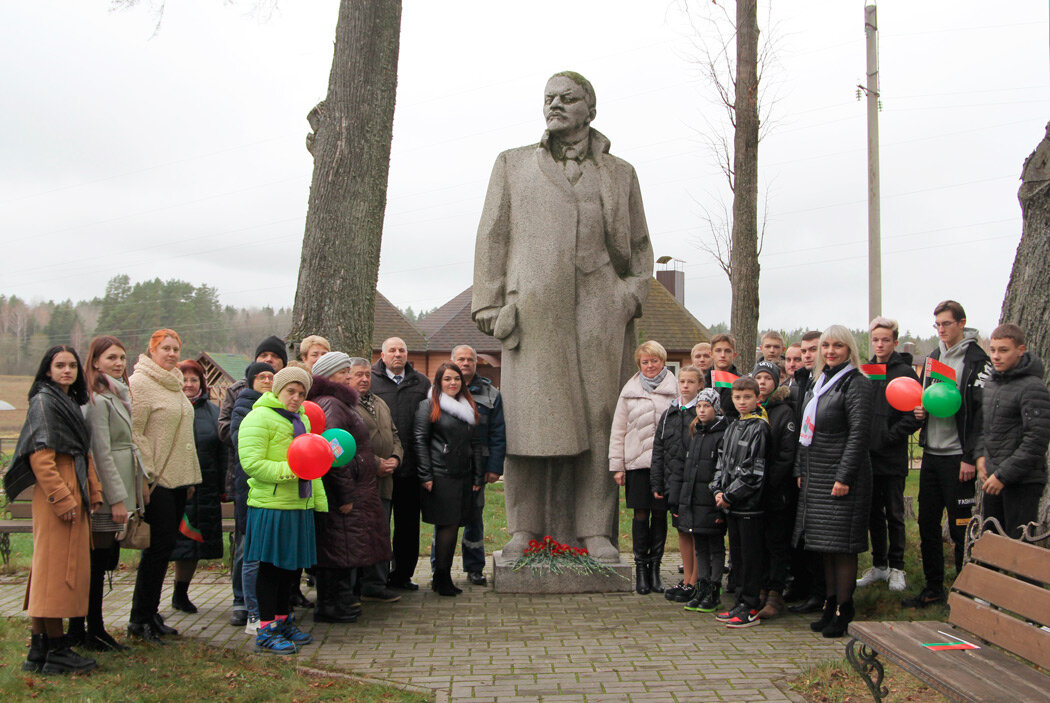 Свет Октября никогда не угаснет