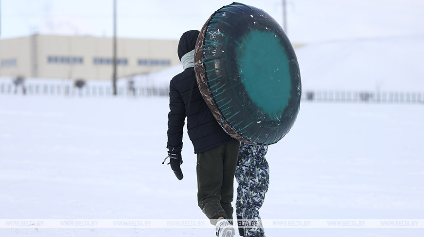 В МЧС напомнили правила катания с горок