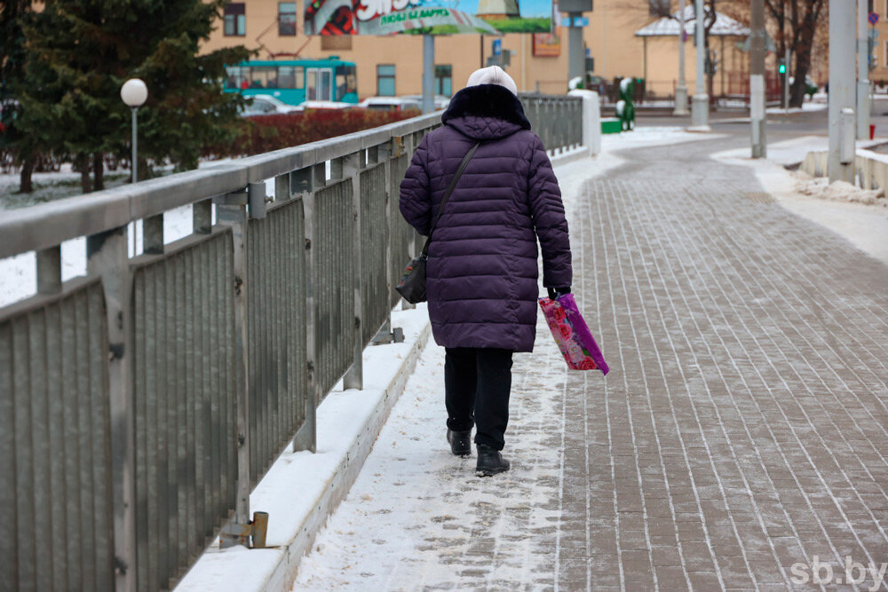 МЧС предупреждает об опасности из-за гололедицы