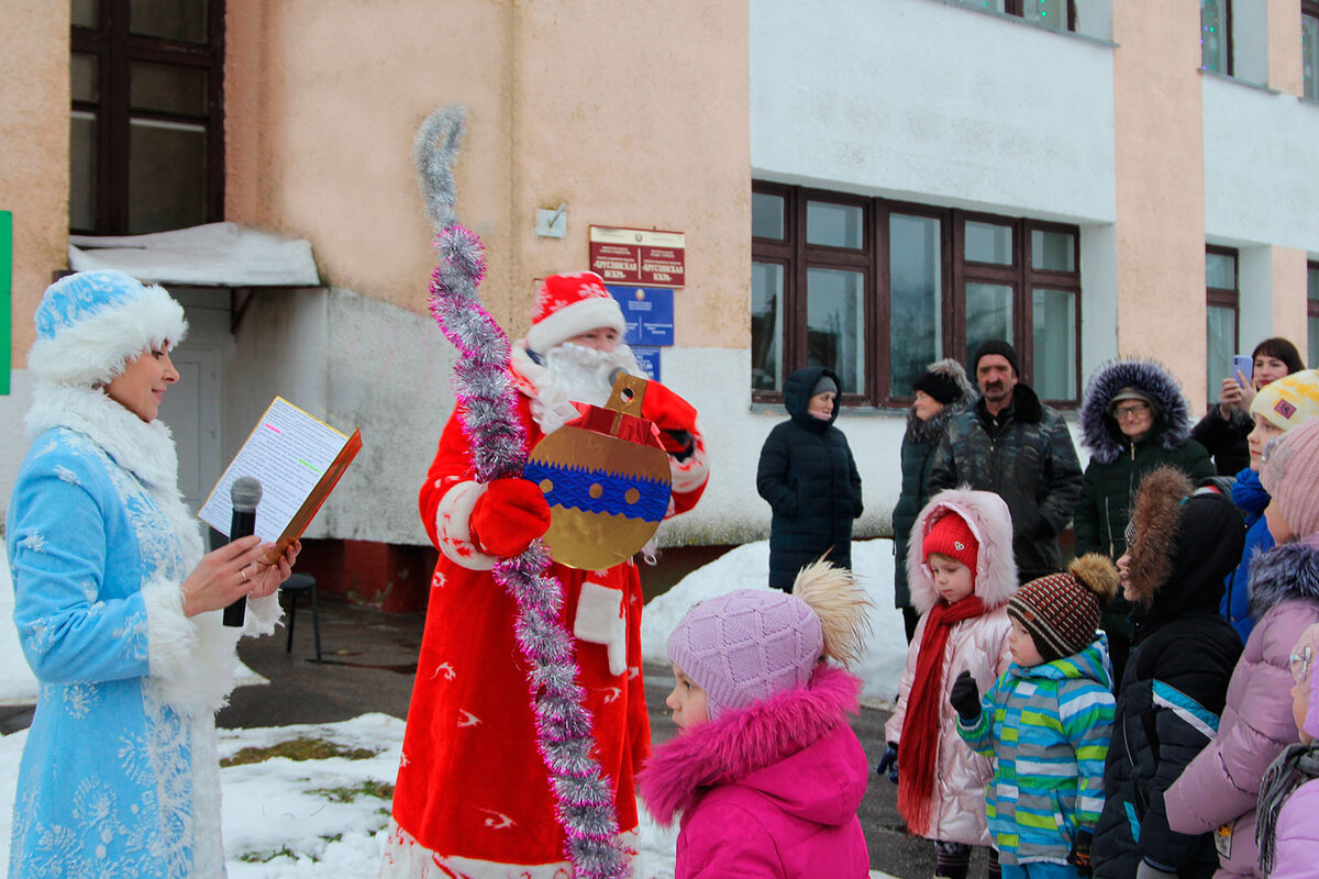 Новогодний праздник в агрогородке Запрудье приглашал детвору