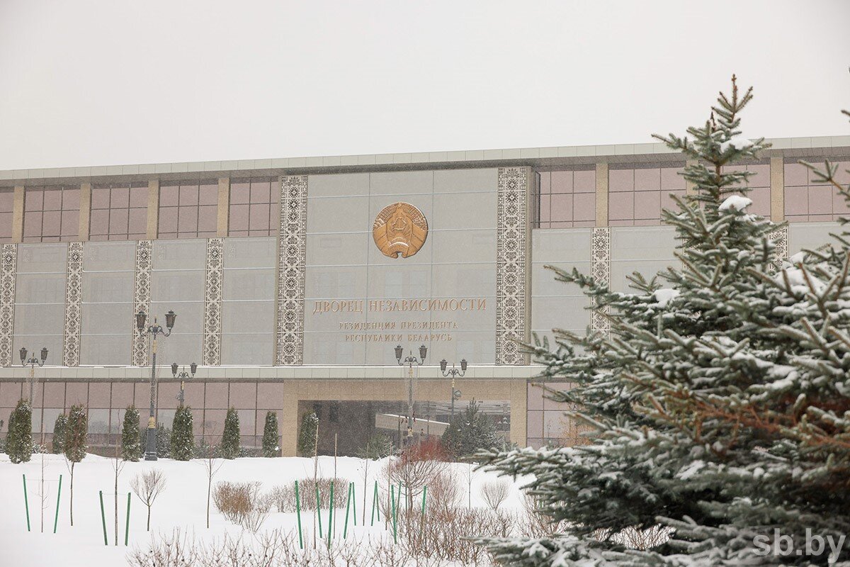 Лукашенко подписал указ о мерах по обеспечению своевременной выплаты зарплаты