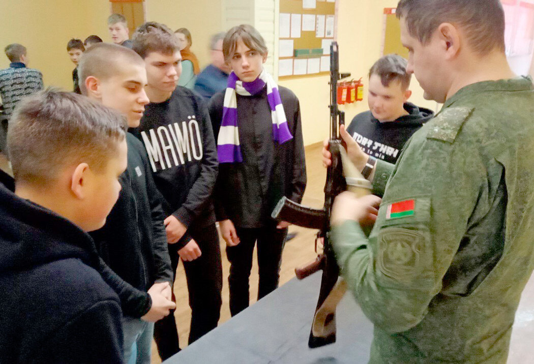 Учащиеся ГУО «Средняя школа №1 г. Круглое» побывали на экскурсии в Борисове