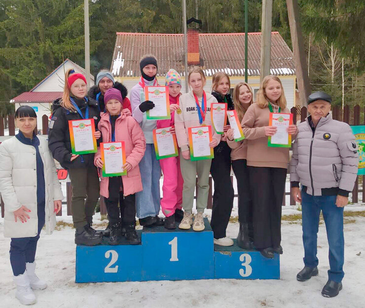 Команда Круглянского района заняла первое место в областных соревнованиях по лыжным гонкам среди детей и юношества