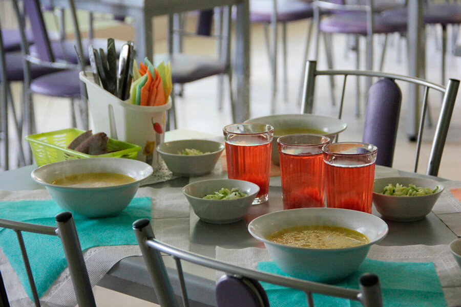 Все работники школ будут обеспечены горячим питанием за счет бюджетных средств — министр образования РБ