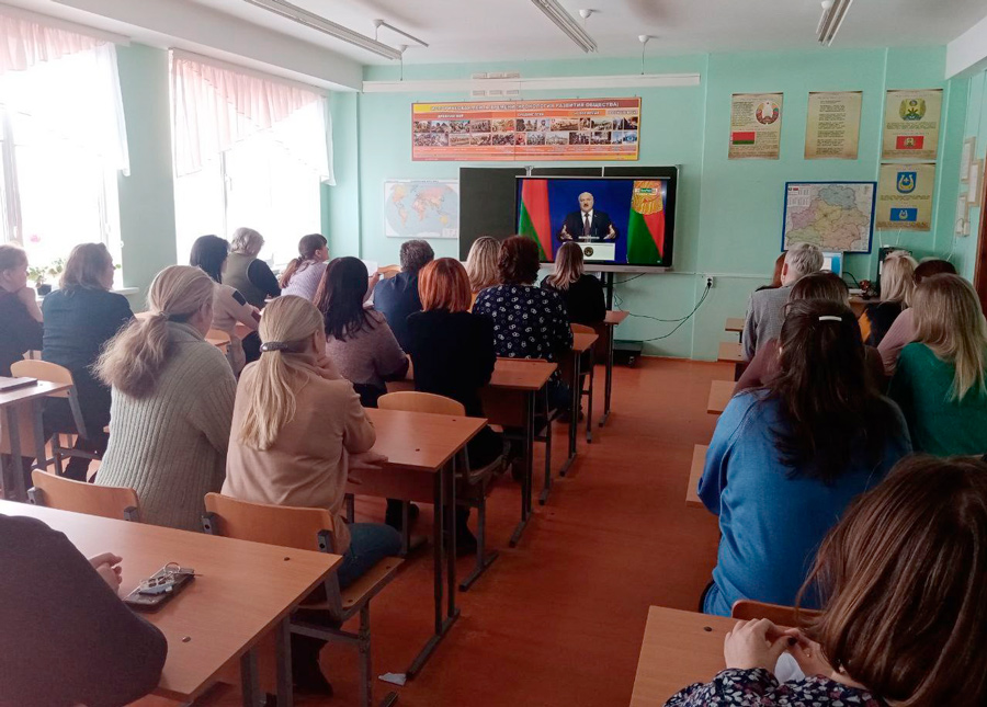 Трудовые коллективы Круглянского района традиционно смотрят Послание Президента белорусскому народу и Национальному собранию